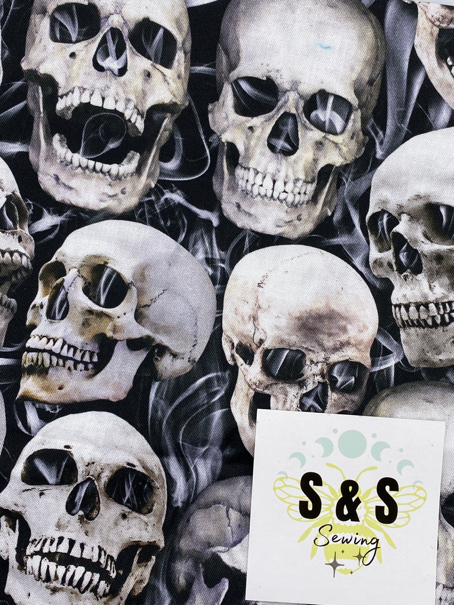 WO - Smoke Skulls