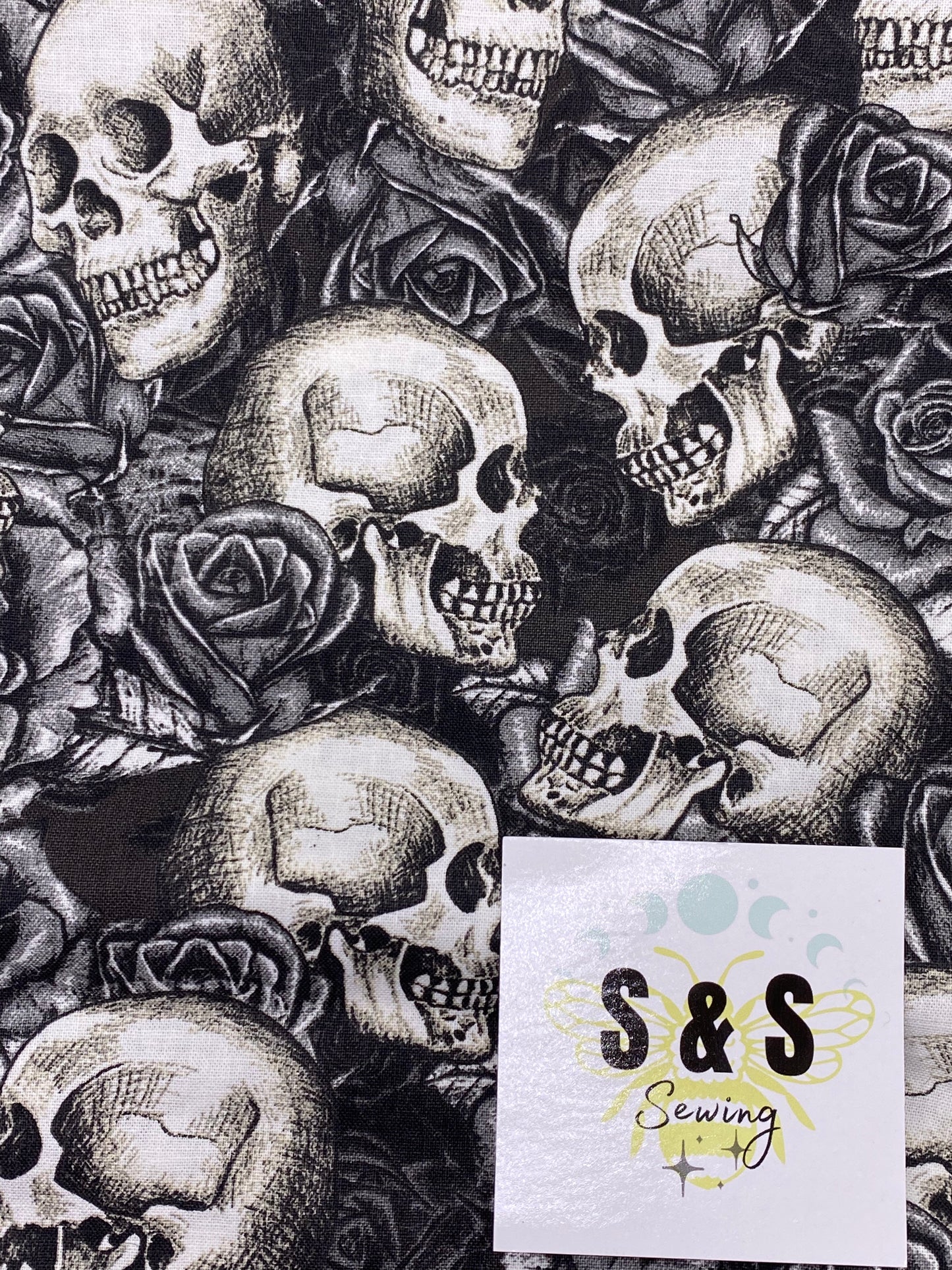 WO - Concrete Skull Rose