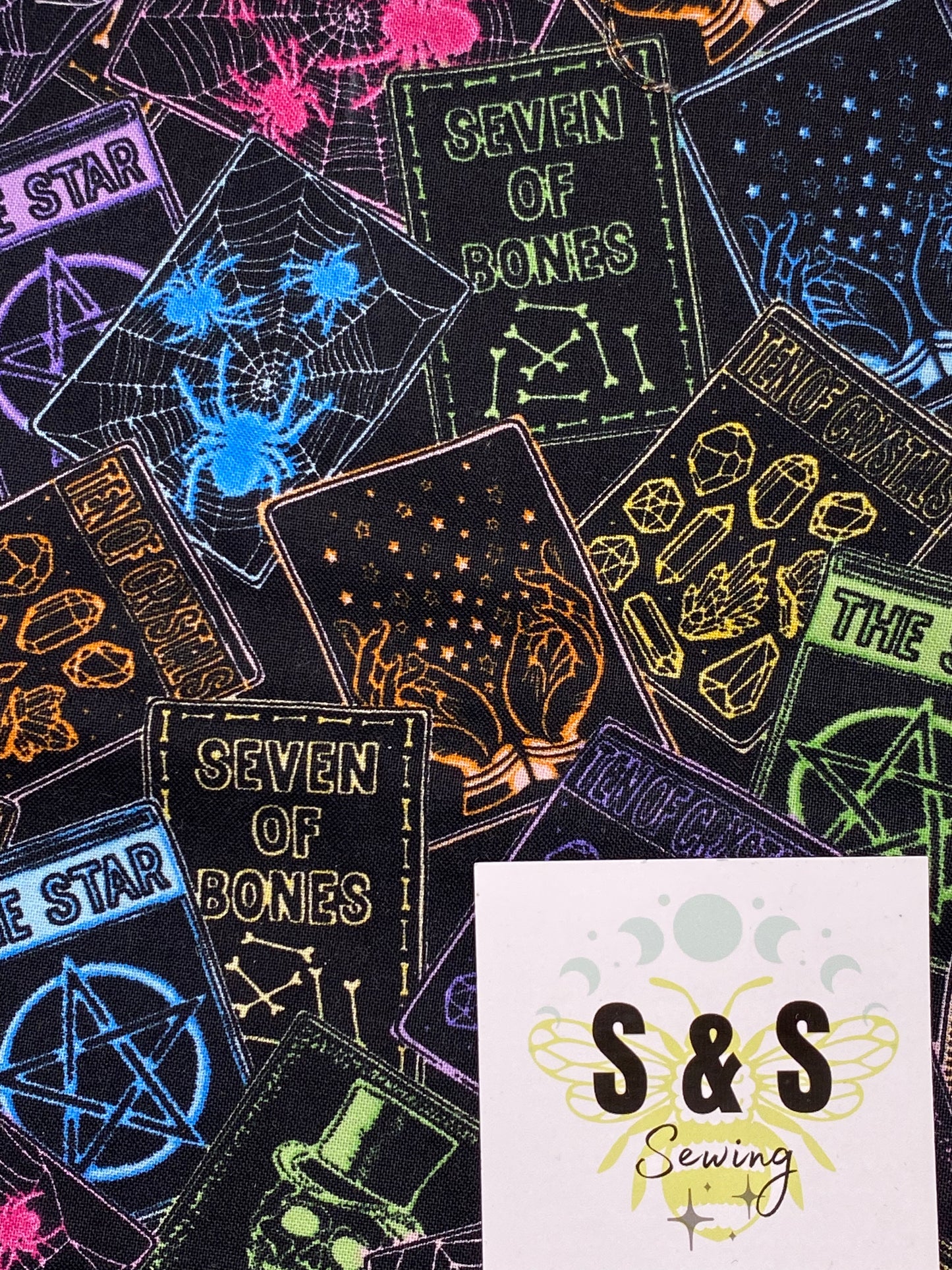WO - Neon Tarot