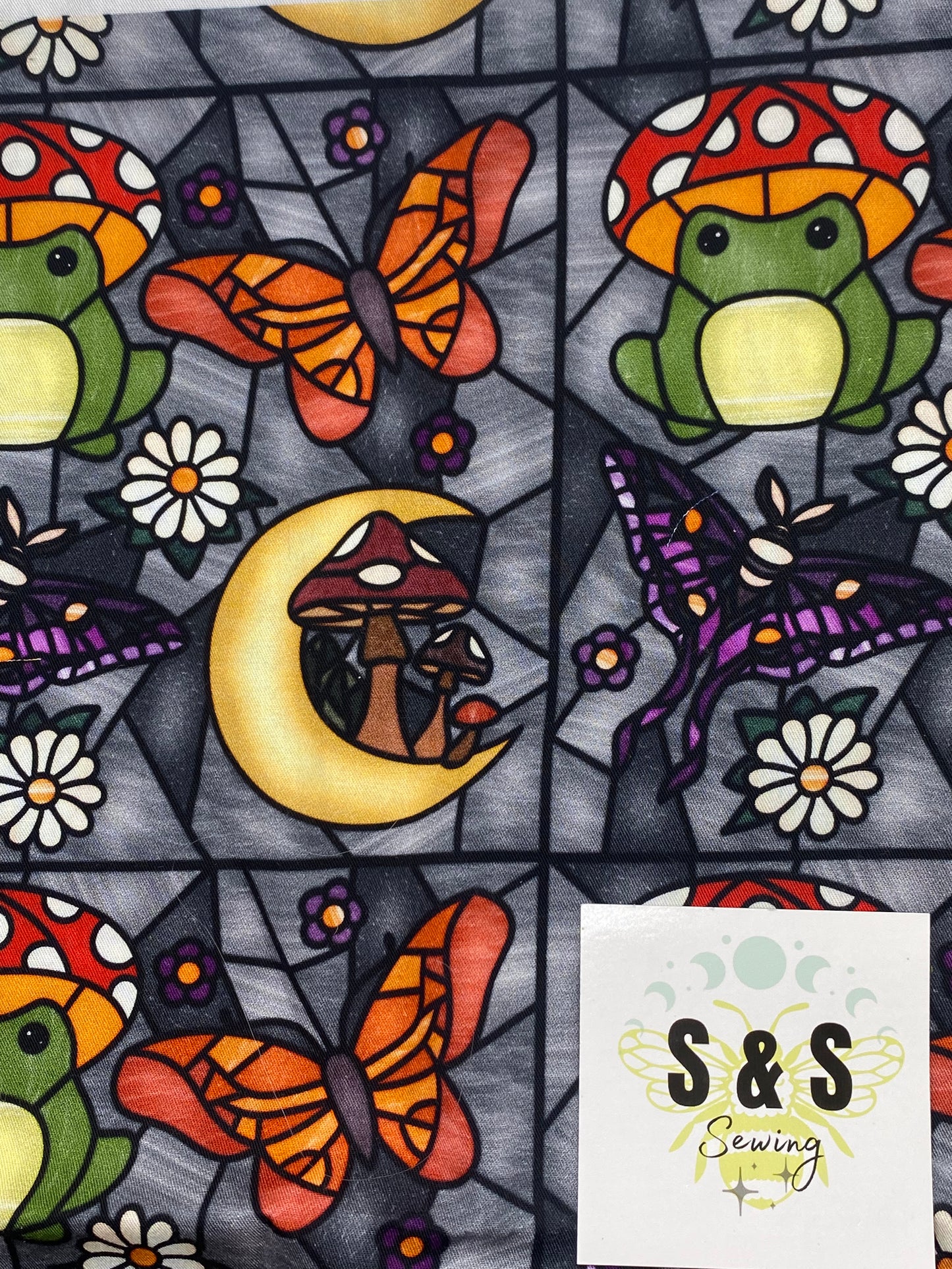 FN - Stained Glass Frogs