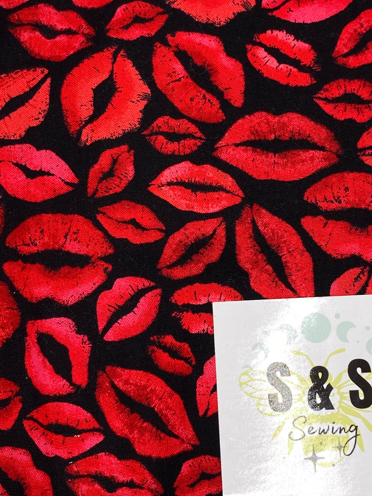 FO - Lipstick Kisses