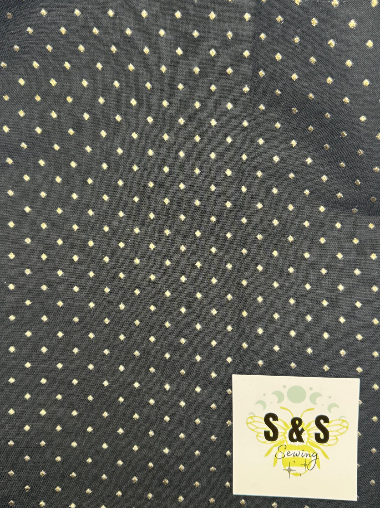 FO - Embossed Gold Stud